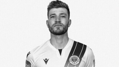 (FOTO) Navijači se paljenjem svijeća opraštaju od Karima Gazete