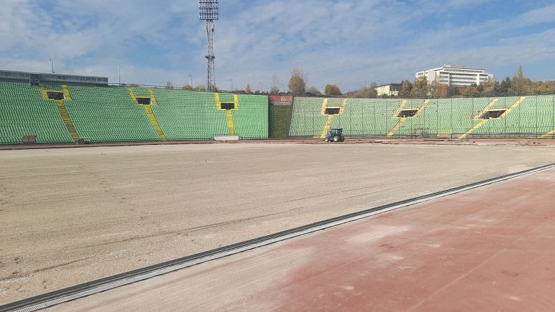 Na Koševu postavljen travnjak, odigravanje utakmica ipak pod znakom pitanja