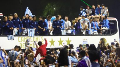 (VIDEO) Fudbaleri Argentine stigli u Buenos Ajres, grad koji ne spava