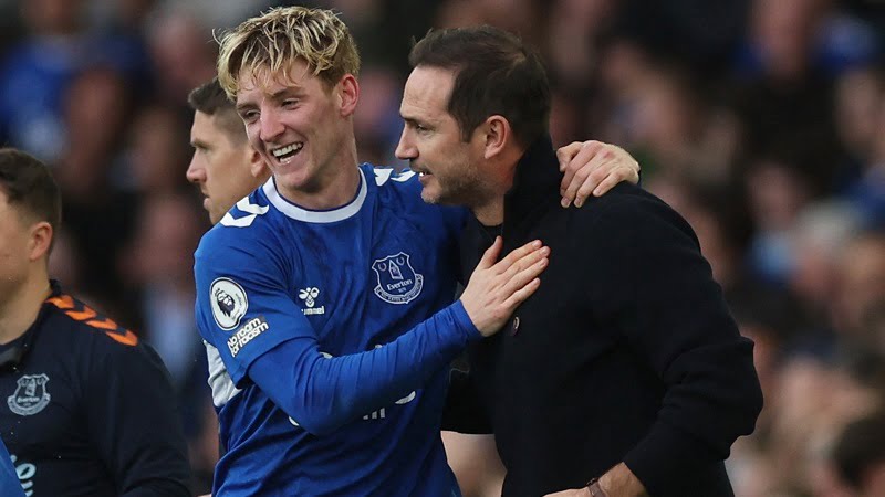 Rasipa se Everton, Njukals potpisao Gordona iz Karamela