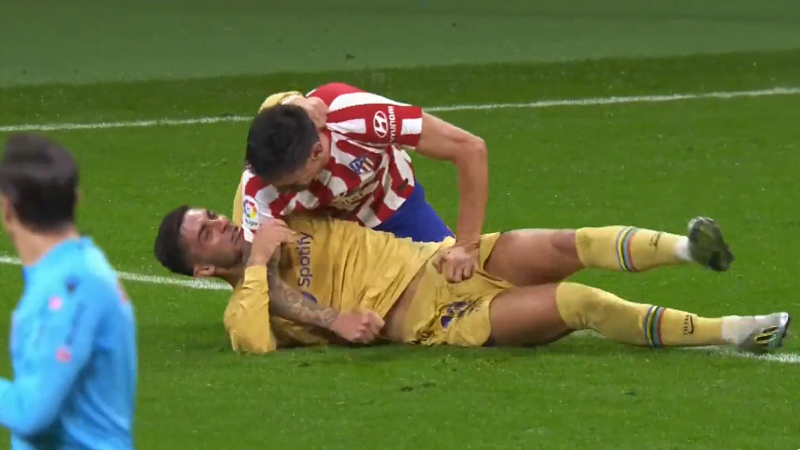 (VIDEO) Tores udario u tvrdo: Savić namlatio Španca, pa obojica isključeni