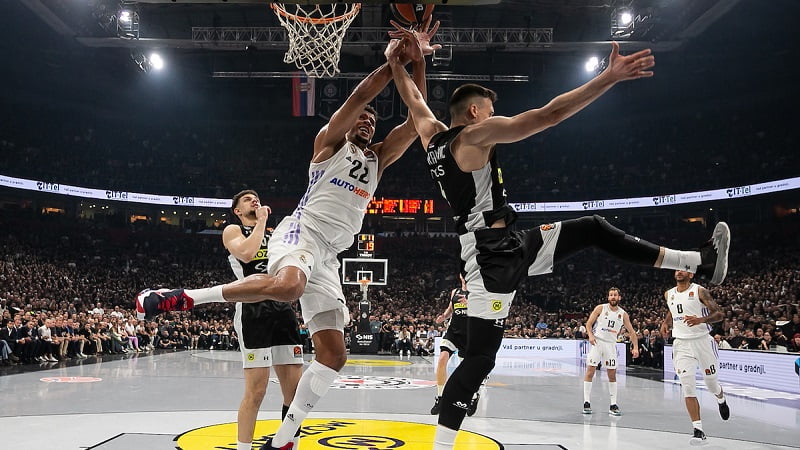 Veliki peh za Partizan i novi problem: Aleksa Avramović završio sezonu