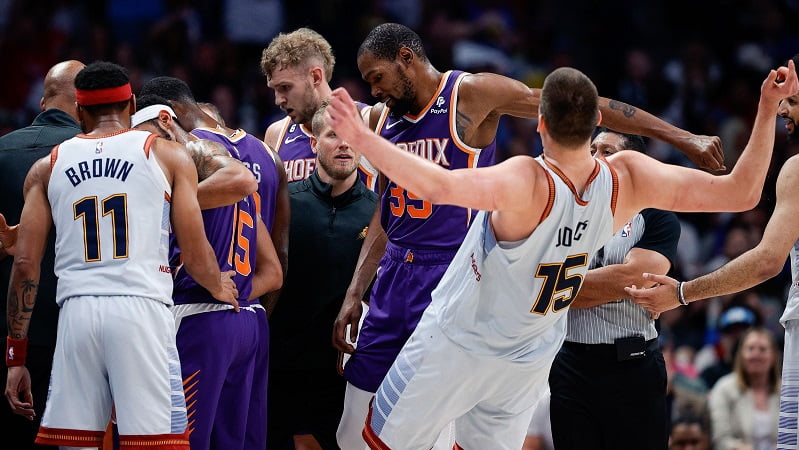 (VIDEO) Jokić prisluškivao dogovor Sansa, Durent ga odgurnuo