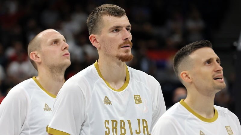 (FOTO/VIDEO) Boriša Simanić sa reprezentacijom Srbije, sjajan doček u Beogradu