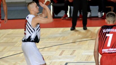 (VIDEO) Neviđen potez u režiji Anesa Podojka: Provukao se kroz noge protivniku i poentirao