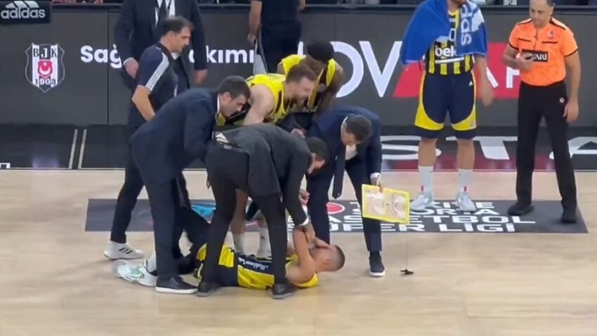 (VIDEO) Madar imao djelimičan gubitak vida