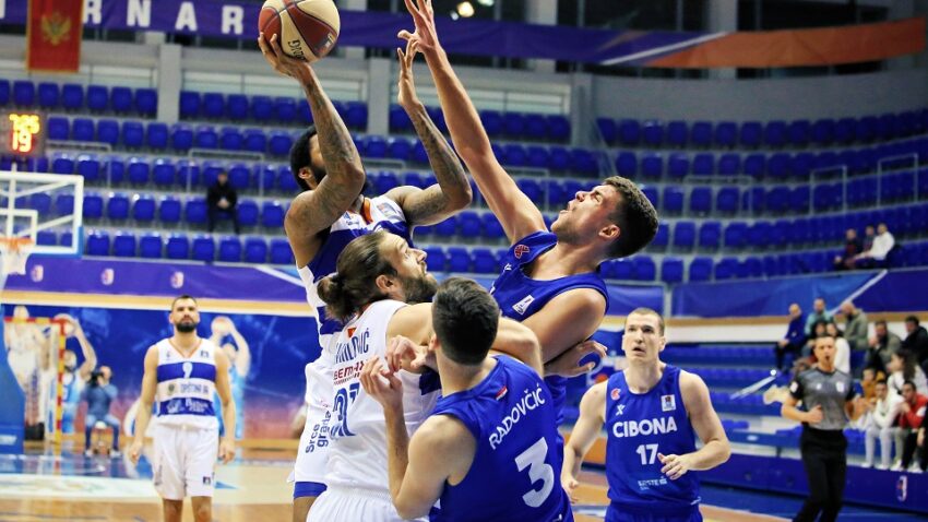 Mornar nakon velike borbe savladao Cibonu