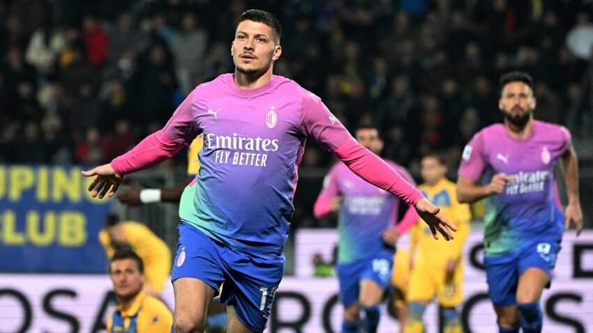 Luka Jović prekrižen u Milanu