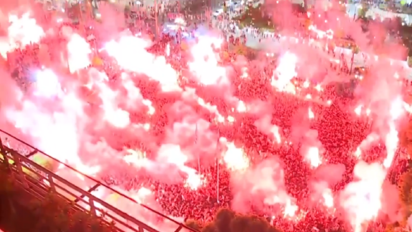 Foto dana: Atina je noćas bila crveno-bijela