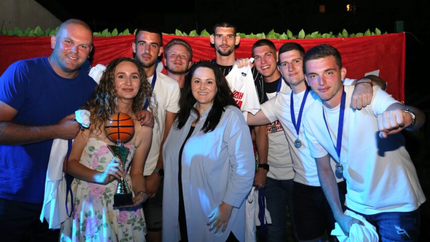 Završena Meridianbet liga: Medalju za izuzetnost zaslužili svi studenti