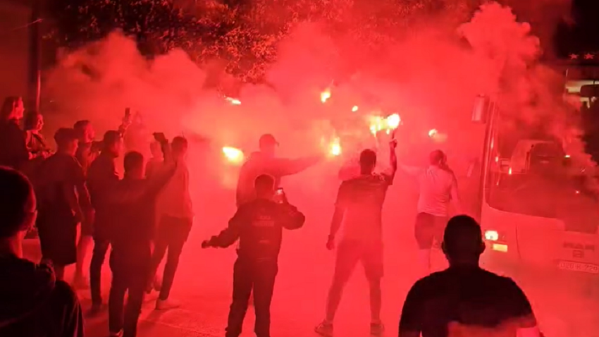 (VIDEO) Gerila uz bakljadu dočekala igrače Travnika