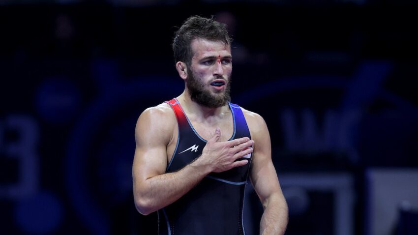 Srpski rvač ispustio ogromnu prednost i završio takmičenje u prvoj rundi