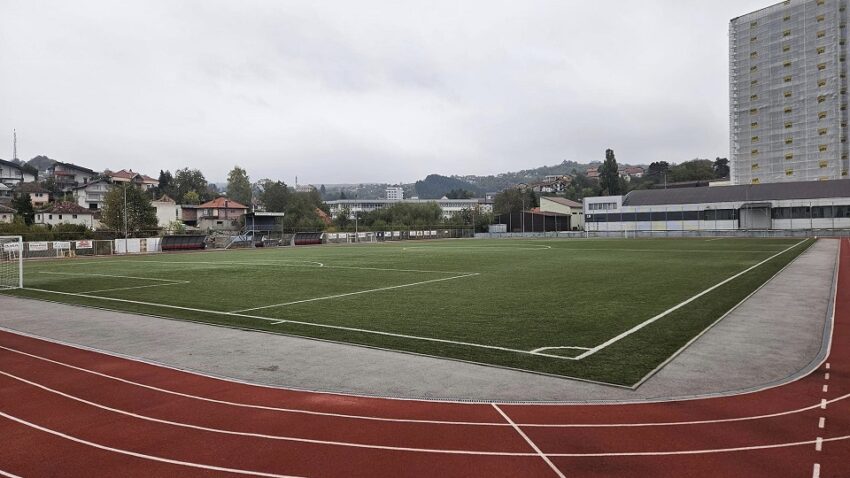 Kiseljak ubjedljivo poražen u Cazinu, a nakon meča opleo po sudija i domaćinu