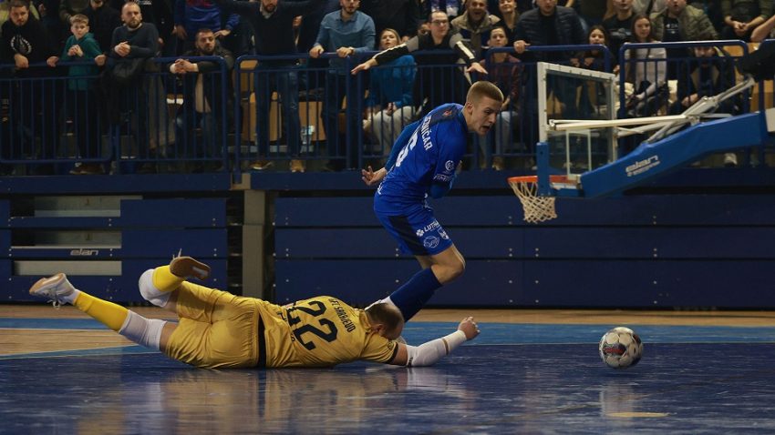 (VIDEO) Fantastična podrška za futsalere Željezničara u gradskom derbiju protiv Sarajeva