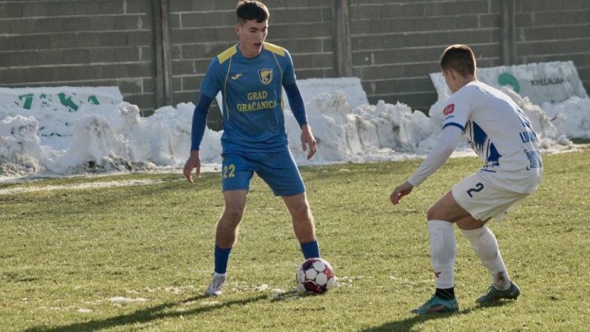 Bratstvo se rastalo sa mladim defanzivcem