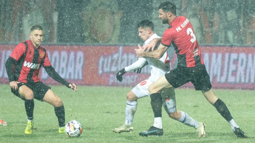 Napušta Slobodu i seli se u Kinu