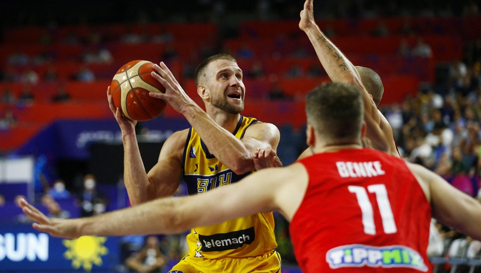 2022 09 01T140747Z 1654967153 UP1EI91138XX4 RTRMADP 3 BASKETBALL EUROBASKET BIH HUN