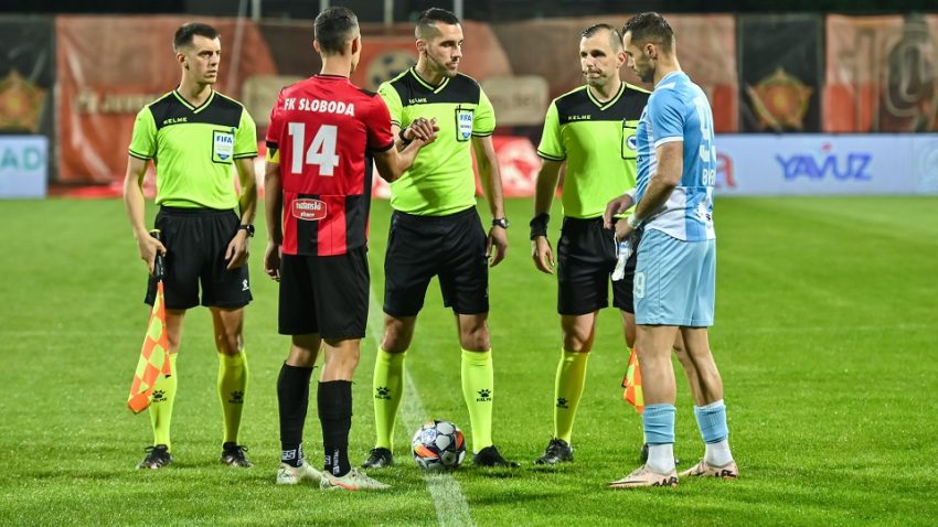 Nezadovoljni njegovim suđenjem igrači Slobode su napustili teren, a UEFA vjeruje u njega