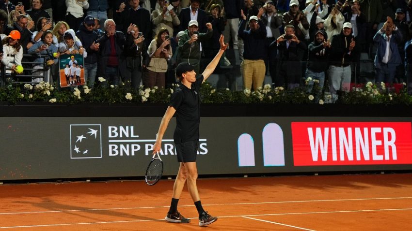 FOTO DANA: Siner se vratio na teren i došao na korak od titule