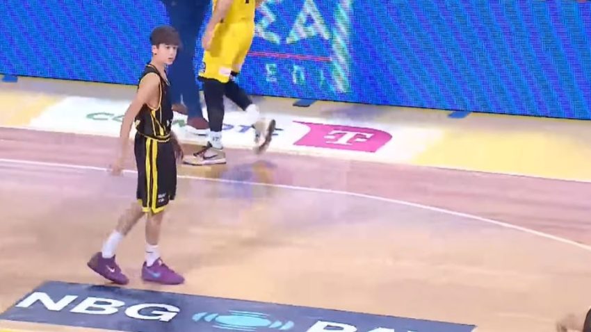 (VIDEO) Mladi košarkaš sa samo 14 godina debitovao u plej-ofu Lige Grčke