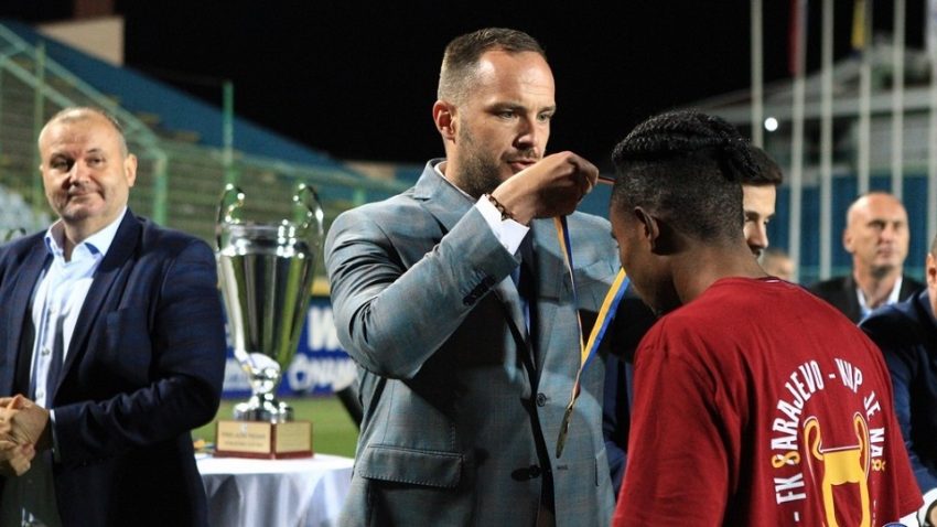 (VIDEO) Pogledajte kako je izgledao upad navijača na stadion Pecara