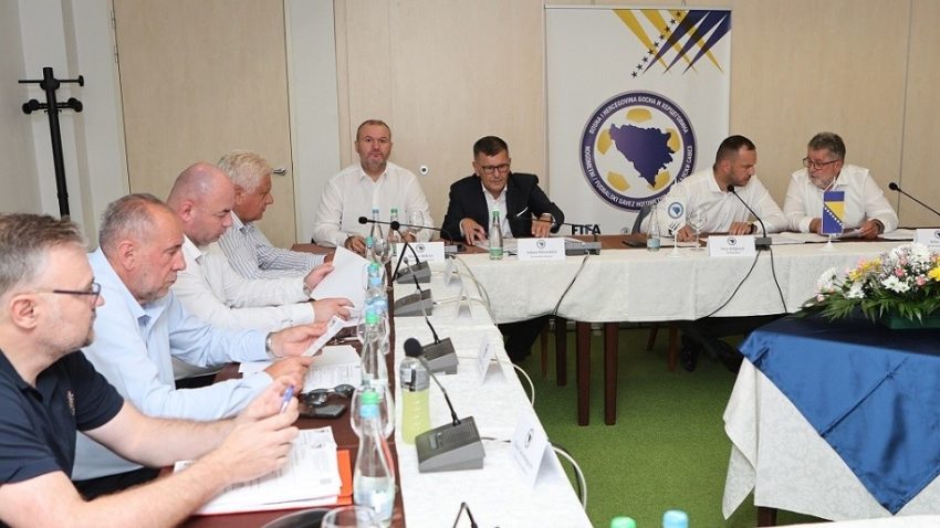 Stiže Darko Čeferin, režu li se sudijske liste?