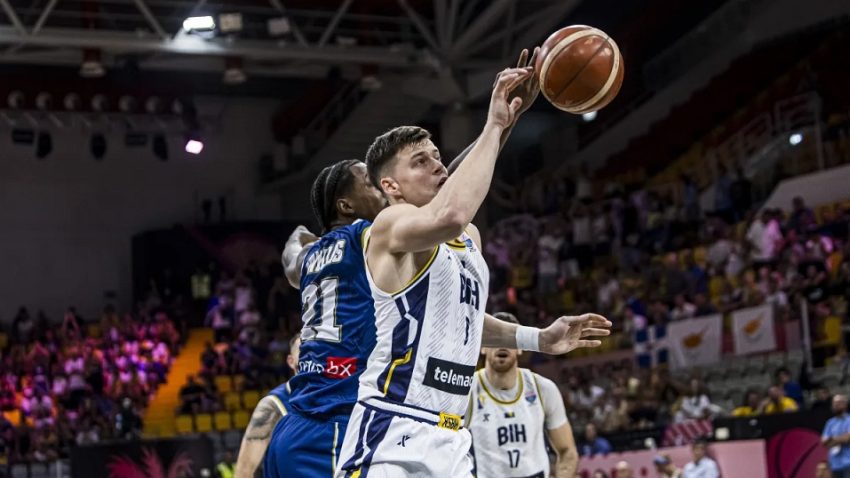 BiH ima sigurnu prednost na poluvremenu: Zmajevi dobro započeli Evrobasket