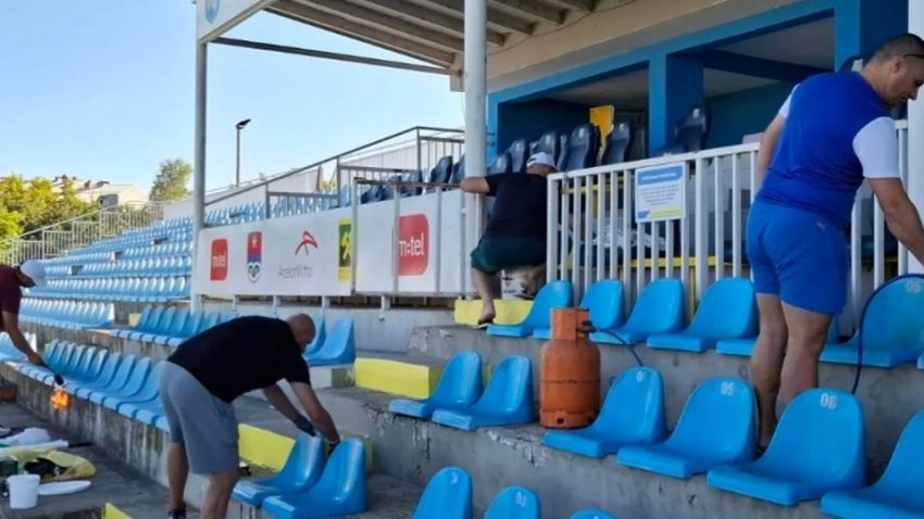 Navijači pritekli u pomoć: Akcija uređenja stadiona u Prijedoru