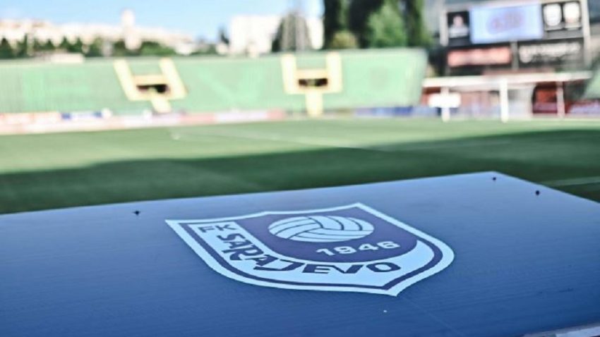 (FOTO) FK Sarajevo proveo akciju čišćenja stadiona