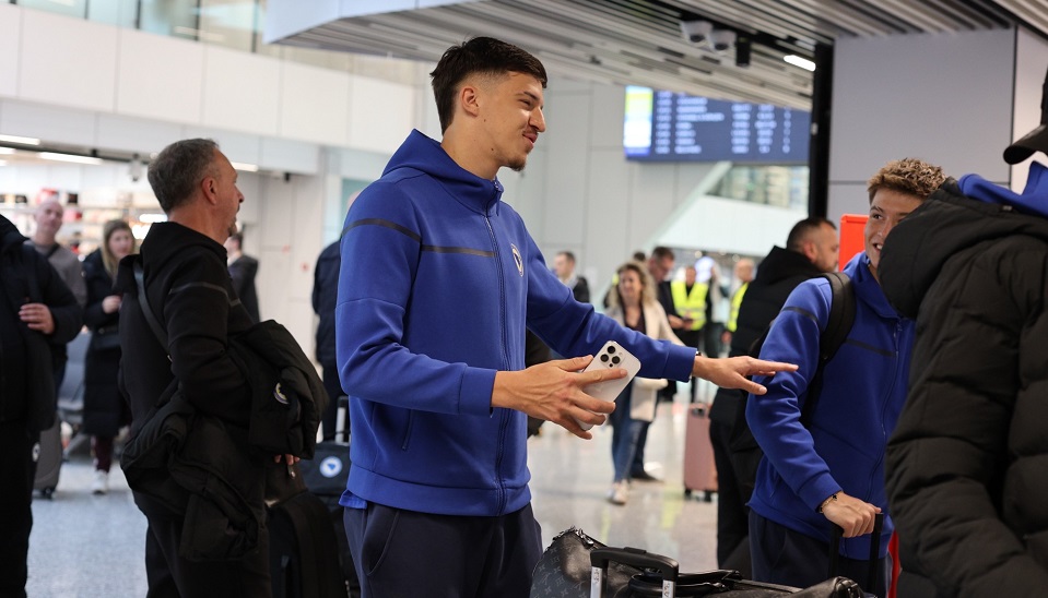 (FOTO) Zmajevi stigli na aerodrom i uskoro kreću u Beč 6 Bih let3