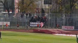 Navijači Radničkog iz Kragujevca sa transparentom 