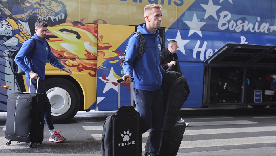 (FOTO) Zmajevi stigli na aerodrom i uskoro kreću u Beč 1 bih let8