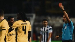 (VIDEO) Ostavio saigrače na cjedilu: Armin Gigović već u 5. minutu zaradio direktan crveni karton