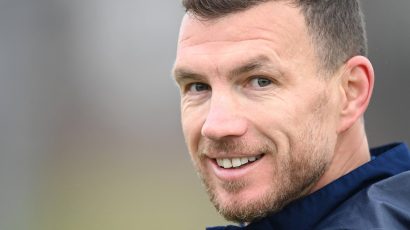 (FOTO) Pokazao da nije sve u novcu: Edin Džeko se odrekao 1.6 miliona evra