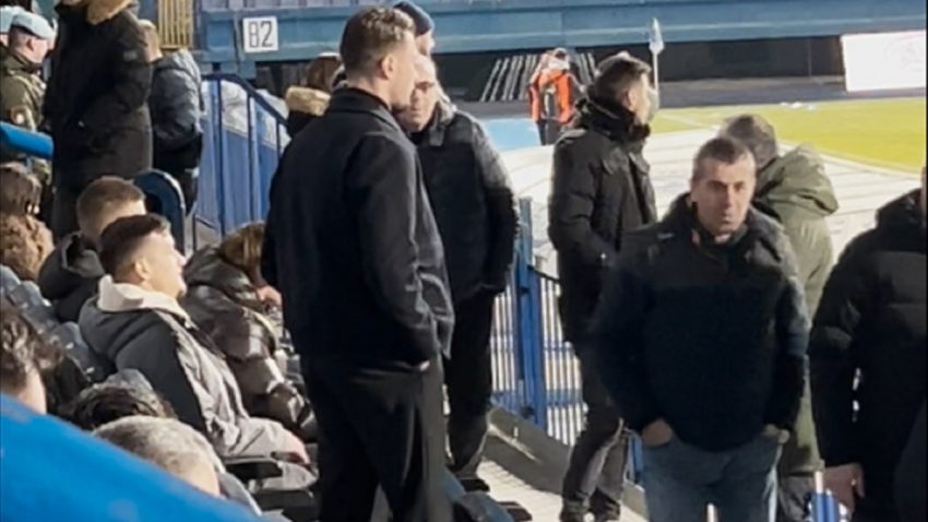 (VIDEO) Ermin Bičakčić sa tribina posmatra meč Željezničara i Slavije