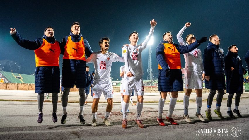 (FOTO) Velež se zahvalio najvjernijim navijačima: Sve je lakše kada je uz tebe Crvena armija