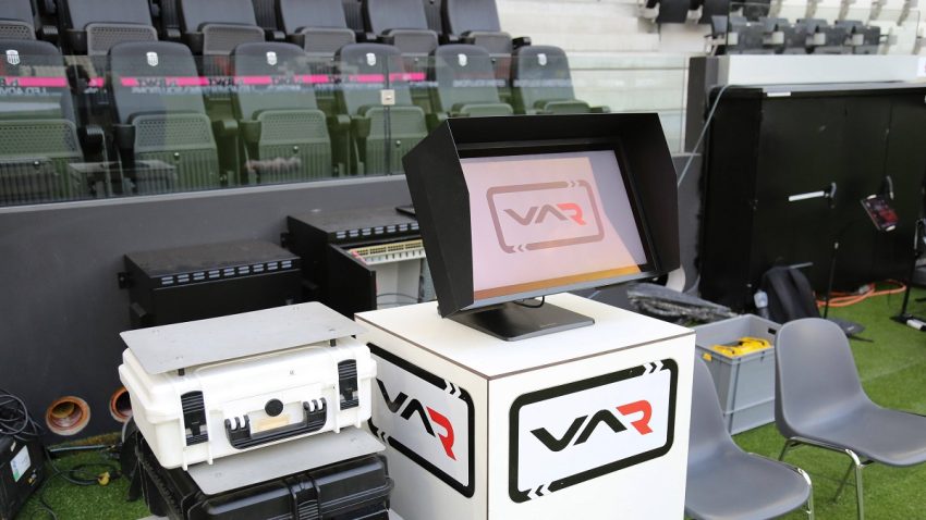 Previše intervencija, premalo jasnoće: UEFA mijenja VAR sistem