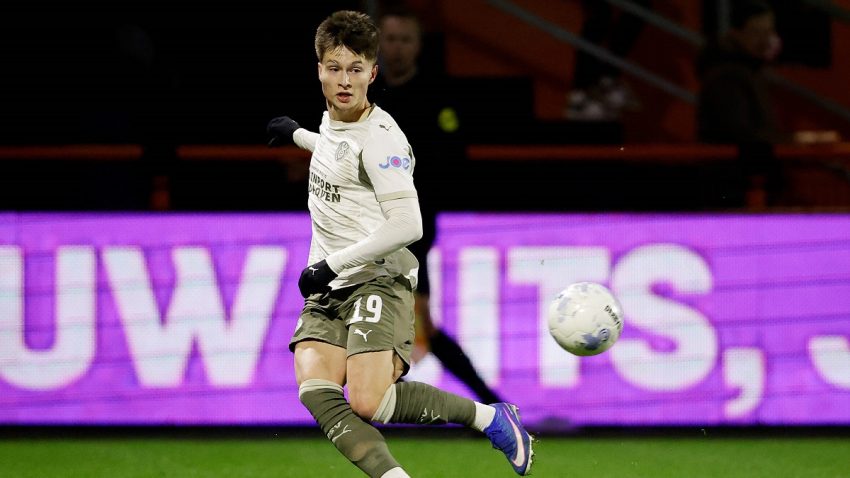 (VIDEO) Esmir Bajraktarević sjajnom asistencijom odmah iskoristio ukazanu priliku od trenera