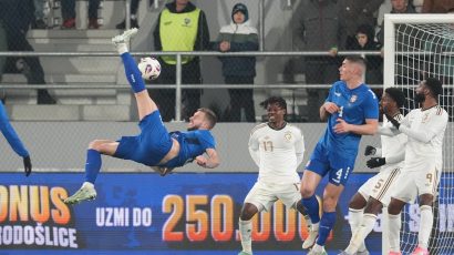 (VIDEO) Evrogol Pavlovića i novi pogodak Mitrovića za tešku pobjedu Srbije