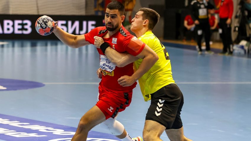 Miloš Kos pred potpisom za Partizan