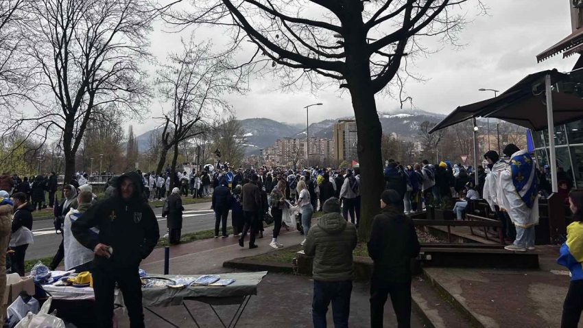 (FOTO) Crno tržište se "rasplamsalo" pred duel BiH - Italija: U posljednjih dva sata preko 20 oglasa za ulaznice na Bilinom polju