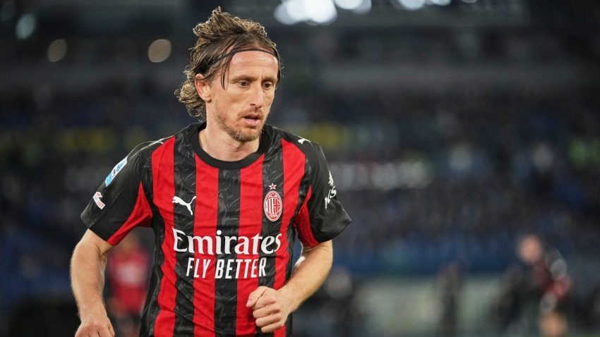 Luka Modrić postavio tri uslova za ostanak u Milanu