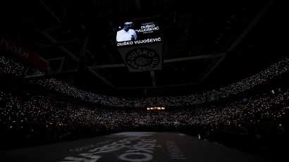 (VIDEO) Nevjerovatne scene: Partizanovci se uz suze oprostili od Duška Vujoševića