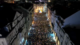 Veličanstven doček za Zmajeve: Preko 50.000 dočekalo fudbalere BiH